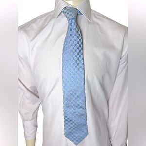 Gorgeous Ike Behar Modern Silk Tie Worn Once in Sky Blue and Light Blue